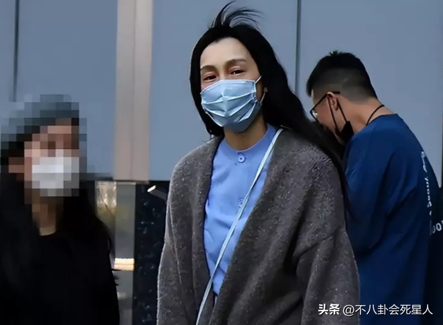 憔悴、浮肿、秃头,10位女星素颜街拍照,让我看见了人间真实