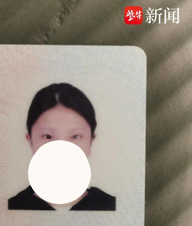 18岁女孩左眼天生蓝瞳，当事人回应