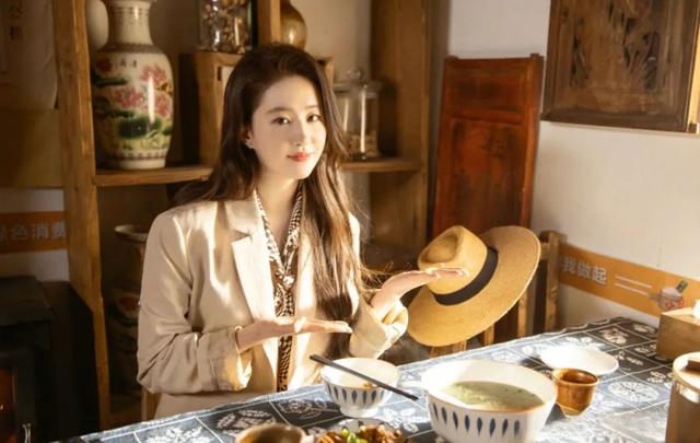 一不小心，我拿捏了刘亦菲的新氛围感