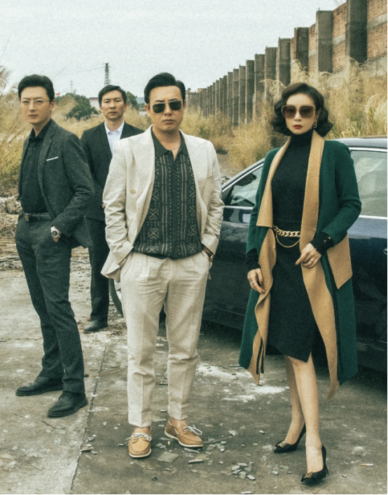 大学美女教师火了,进入教室气场全开,学生:这不大嫂来了吗