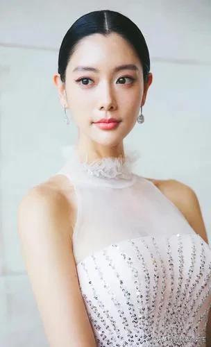 克拉拉不愧为亚洲第一性感美女