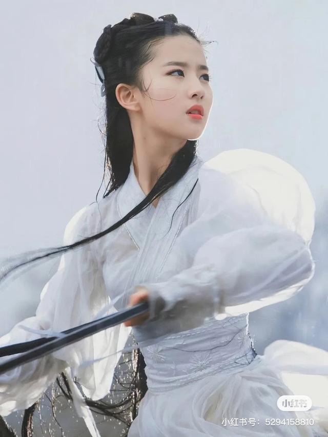 一不小心，我拿捏了刘亦菲的新氛围感