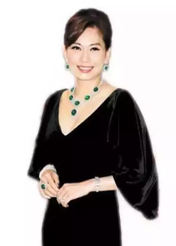 《音乐故事》她是《容易受伤的女人》首唱,更是励志女王