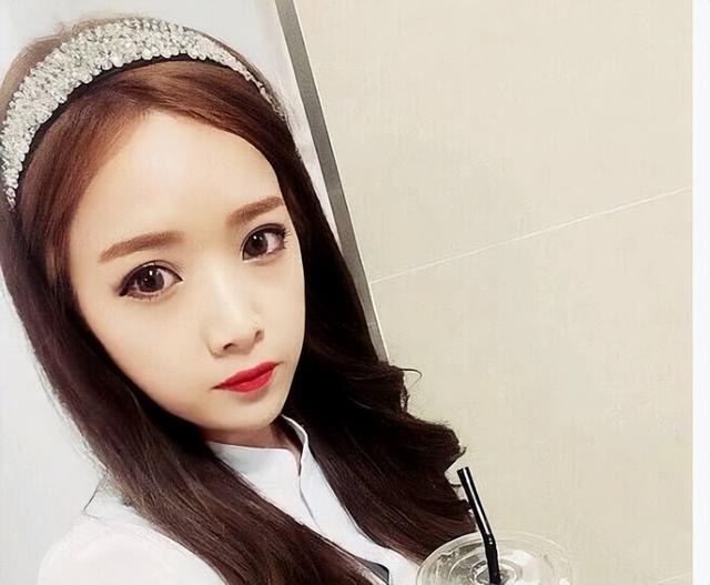 曾经统一90后QQ头像的“网红鼻祖”恩典,谁还记得?她30岁长这样