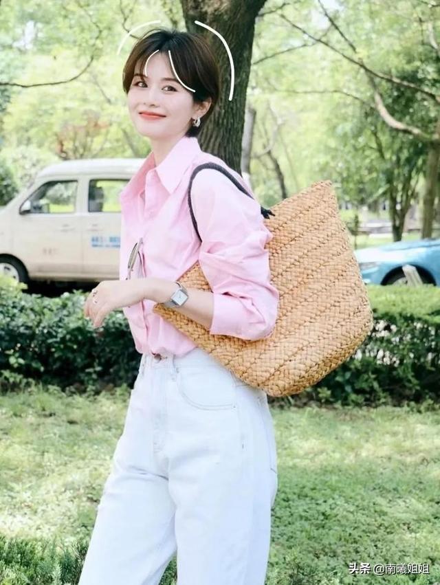 别再留黑长直了!今年流行这4种“短发发型”,个个减龄有气质