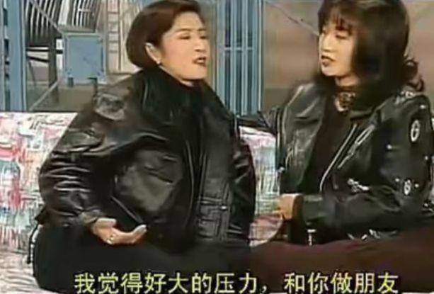 娱乐圈哪有真感情！这6对塑料姐妹花，为上位互踩，抢闺蜜老公