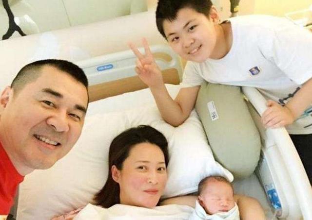 至今未婚的5位内地大龄女星，各有各的苦衷，最大51岁，最小49岁