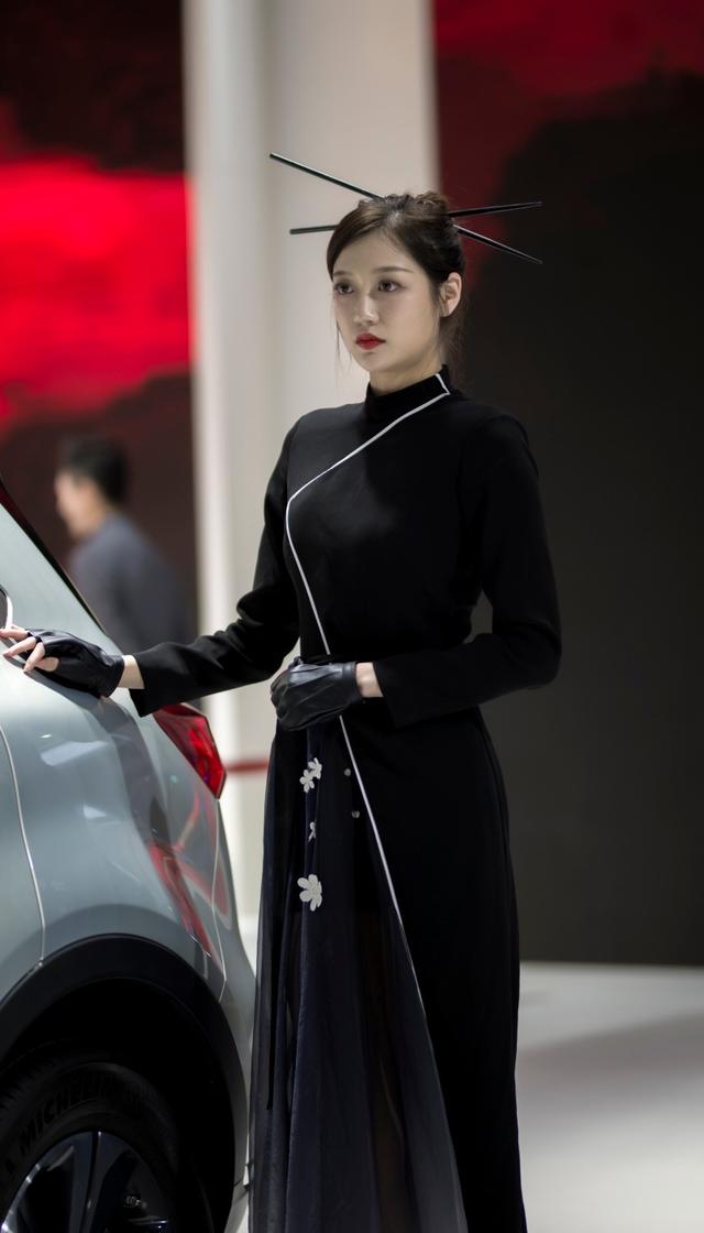 2019年昆明车展随拍的美女模特们（大量照片，有空我会持续更新）