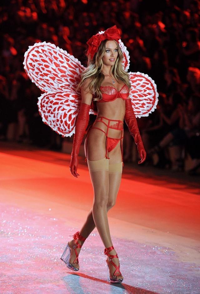 南非超模Candice Swanepoel（糖糖）在历届维密时装秀上的造型