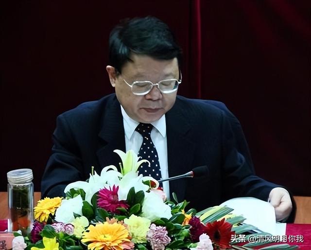 “打黑局长”文强堕落史强奸女学生,霸占警花10年,玩弄12名女星