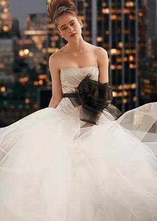 每个女孩都有一个婚纱梦,而我是个婚纱控