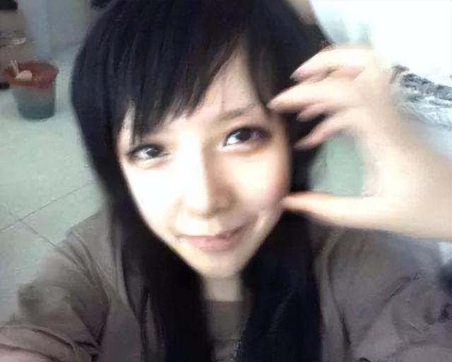 曾经统一90后QQ头像的“网红鼻祖”恩典,谁还记得?她30岁长这样