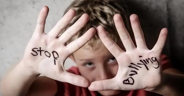 全网怒了！11岁女孩惨遭轮奸，细节曝光：有些人就是禽兽