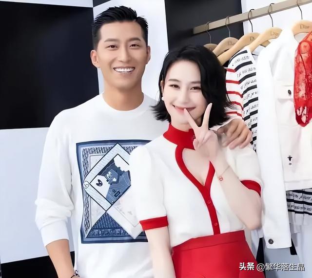 何超莲窦骁现身平价小吃店,打扮低调接地气,和佘诗曼一起聚餐