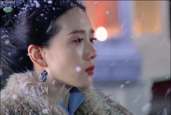 颜值不够就别穿貂了,10位古装美人告诉你啥叫大氅在身,雍容华贵