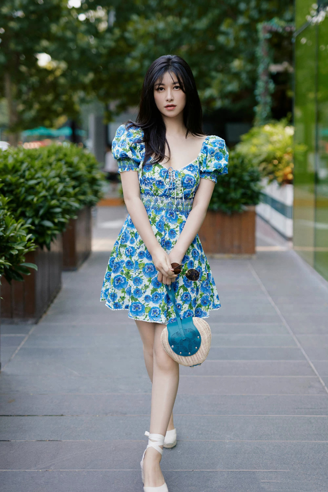 明明已为人母，却个个身材火辣、性感美艳，有人一口气连生四胎