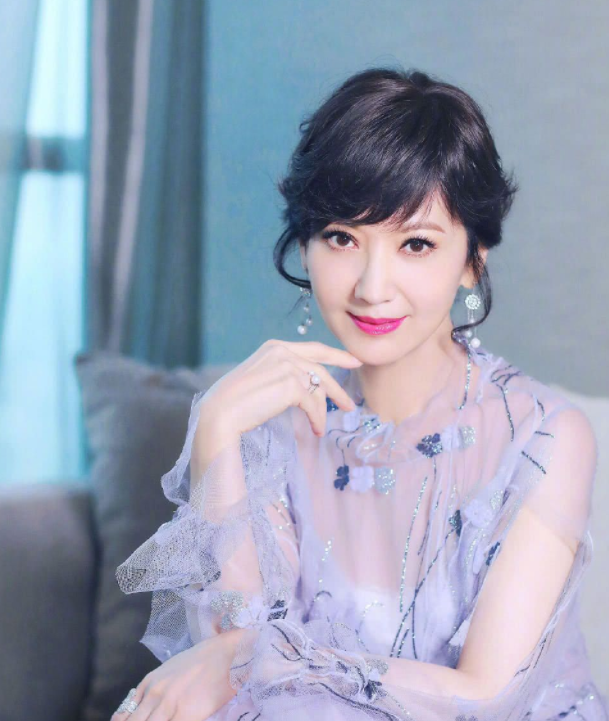 “媚而不俗”的香港女星,一个比一个性感,饰演的角色个个是经典