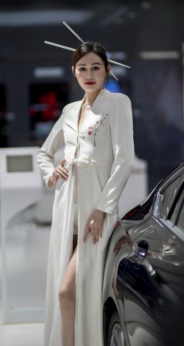 2019年昆明车展随拍的美女模特们（大量照片，有空我会持续更新）