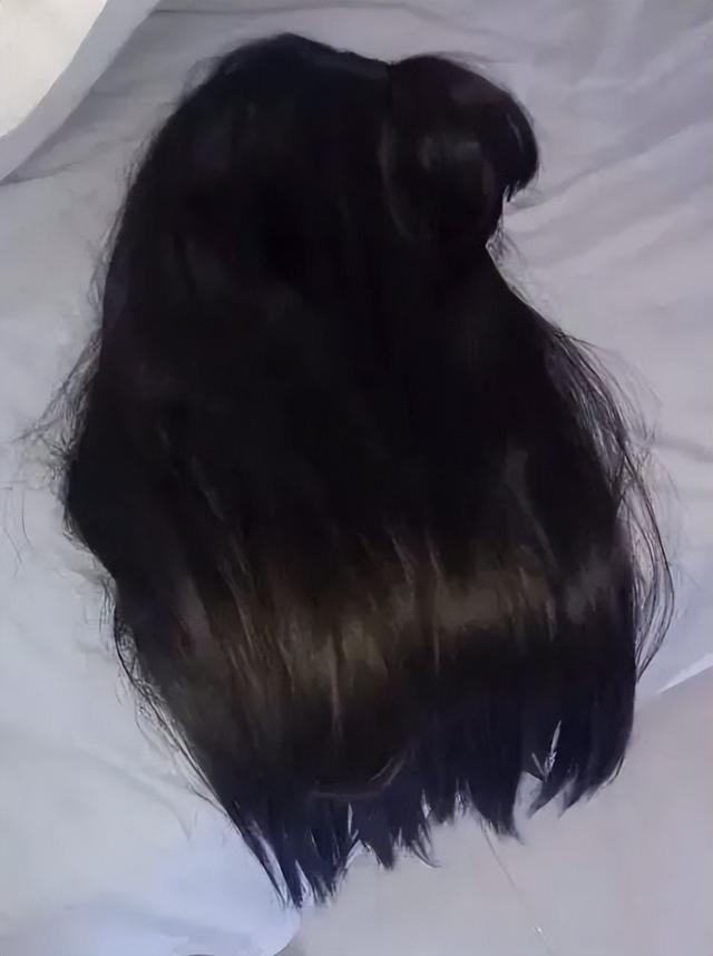 “美女”主播开奔驰、穿黑丝,半夜干这种不齿之事,被抓竟是男儿身