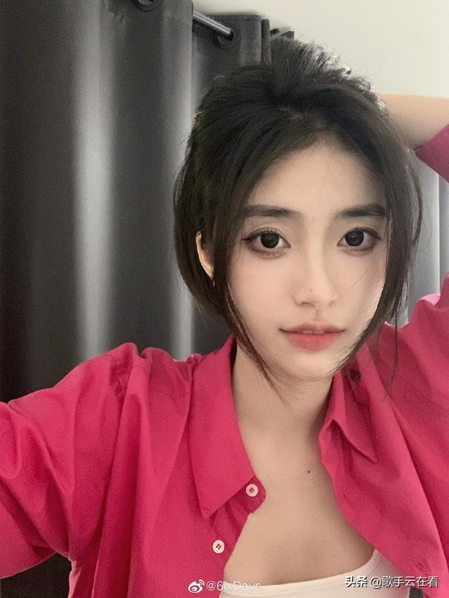 99年美女空乘小姐姐迷人美照欣赏，真好看