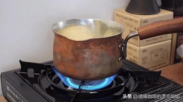 让文人们喜欢的、并纷纷写进书里的“欧蕾咖啡”到底是什么?