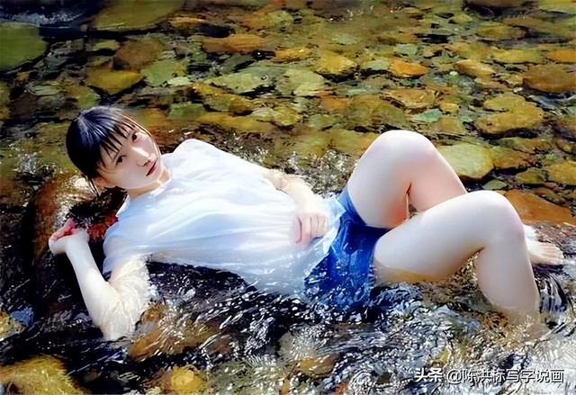 这真的不是照片?看水中少女的人体画,不仅逼真美丽而且清凉解暑