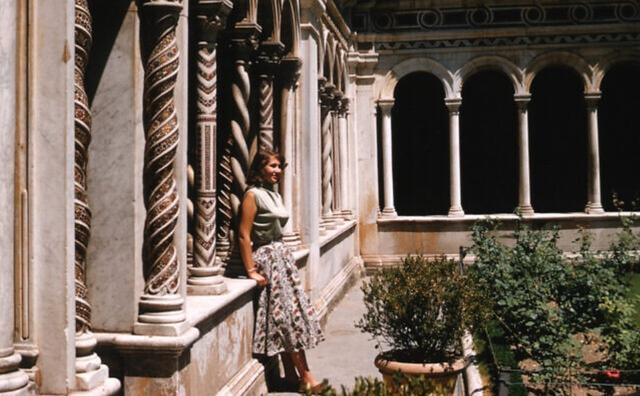 美国普通退休教师,居然是传说雌雄大盗?逍遥半生,到死都没被抓