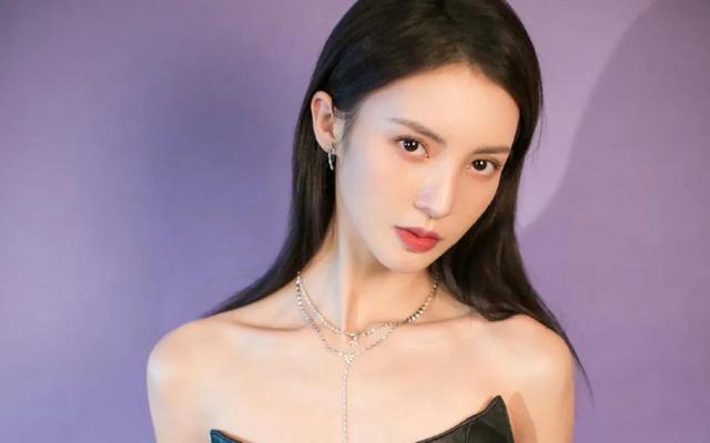 明明貌美如花，却毁在一张嘴上，这7位女星的“丑嘴巴”太拖后腿