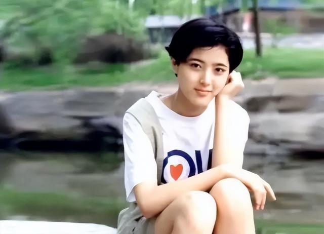 中戏校花“全裸”出镜，23岁拒当“谋女郎”，46岁活成这样…