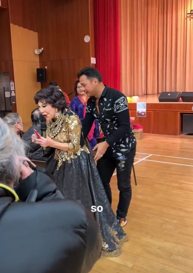 90岁香港三级女星黄夏蕙出来工作！为三餐不惜乞讨，家中财富过亿