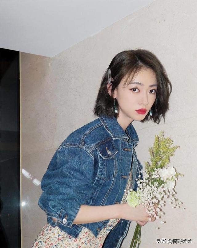 别再留黑长直了!今年流行这4种“短发发型”,个个减龄有气质