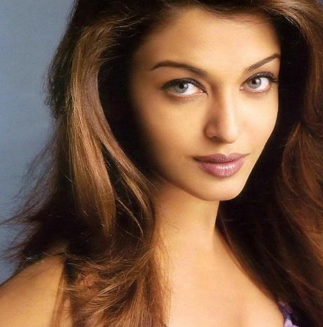 印度第一美人，美貌迷倒众生却遭国人唾骂，被迫和一棵香蕉树结婚