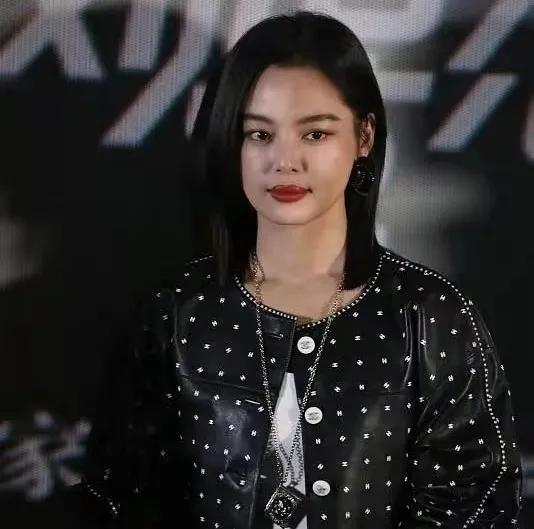明明貌美如花，却毁在一张嘴上，这7位女星的“丑嘴巴”太拖后腿