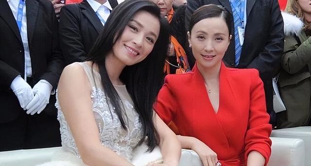 娱乐圈哪有真感情！这6对塑料姐妹花，为上位互踩，抢闺蜜老公