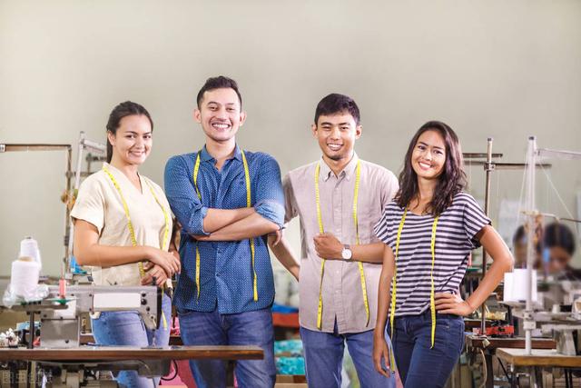 镜花水月的打工恋情，不过是青春荷尔蒙的释放，只余下一帘幽梦