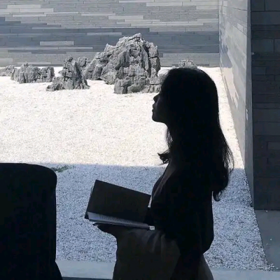 伤感意境美女头像图片_伤感头像女生2021最新的