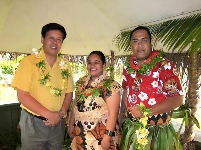 世界上最早看见太阳的国家，女人身材肥胖却有最美丽的脸