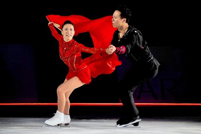 辣眼!欧美允许同性选手参加男女双人滑 冰上将现两男相拥