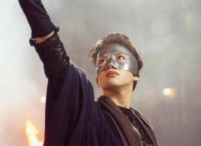 拍梅艳芳的传记,注定吃力不讨好