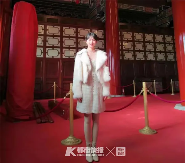 太飒了，浙江21岁姑娘今天刷屏！身高1米75的美女学霸，是陆军首个初放单飞的女飞行学员