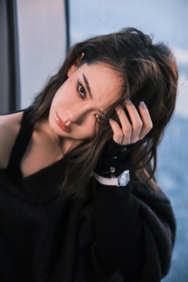 八位美女写真,风姿绰约小天仙,惊鸿一瞥清流溪,有你喜欢的吗?