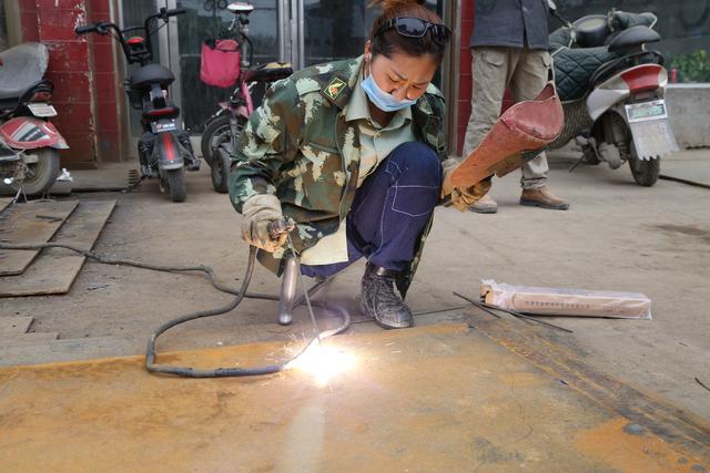 一条腿,足以支起整个人生 周口独腿女孩励志经历感动网友