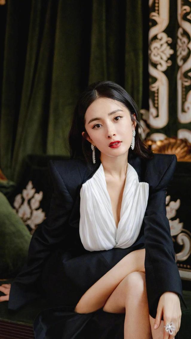 八位美女写真,风姿绰约小天仙,惊鸿一瞥清流溪,有你喜欢的吗?