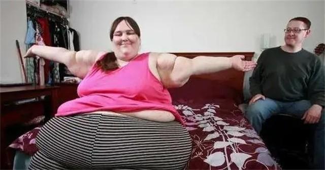 体重达1450斤的“超大美女”,被高富帅博士倒追,后生下2个儿子