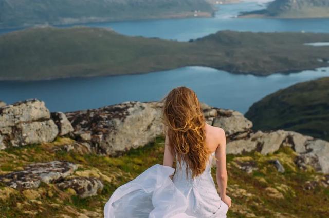 日本“禁欲”美女：一天只花10元，省出3套千万豪宅，33岁就退休