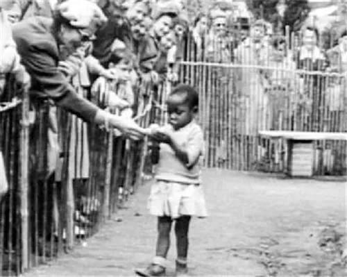 只因臀大，她生前被鞭笞，被凌辱，甚至被做成标本展览200余年