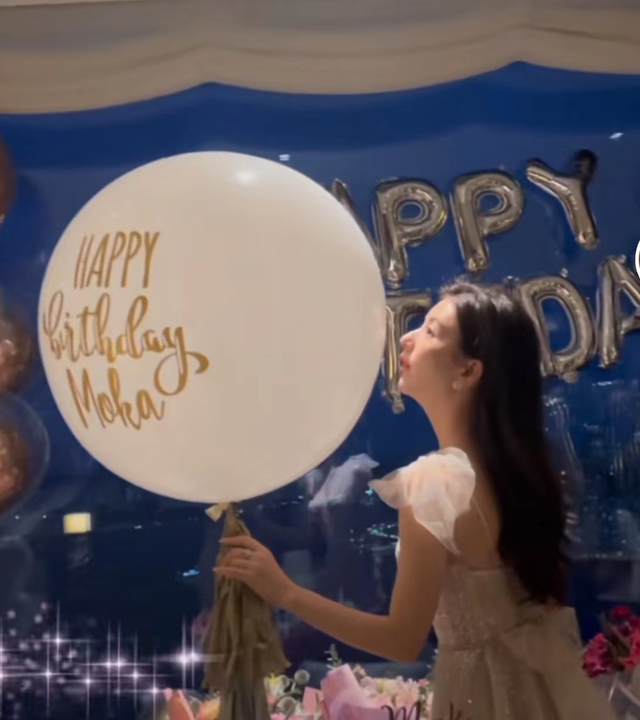 明明已为人母，却个个身材火辣、性感美艳，有人一口气连生四胎