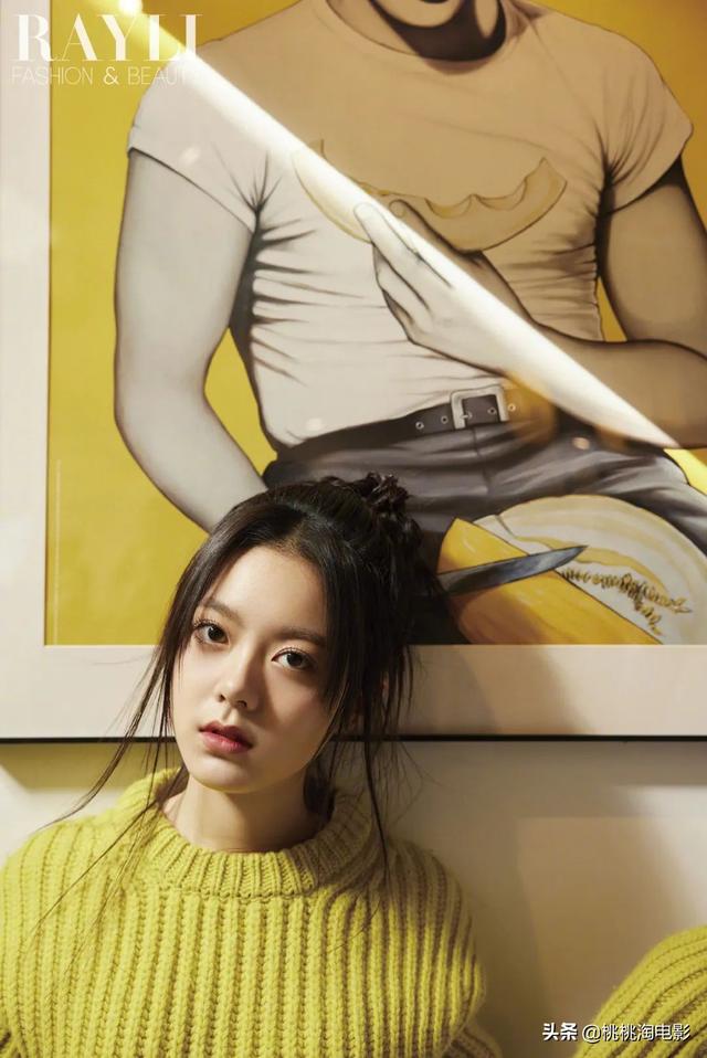 00后小花赵今麦《GQ》黑白风格写真大片，变身摇滚酷女孩