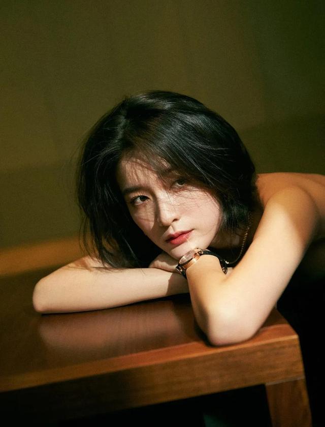 八位美女写真,风姿绰约小天仙,惊鸿一瞥清流溪,有你喜欢的吗?