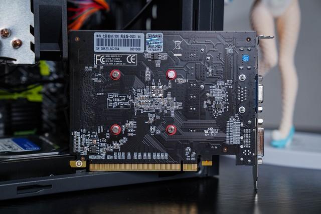 打开PR花了30秒？拼多多旗舰店、全网销量第一的设计师主机再次教我“做人”